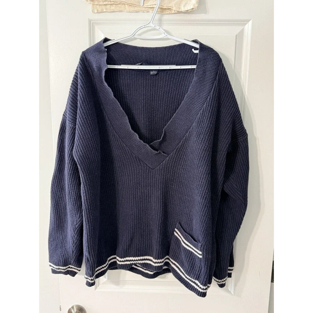Vintage 1990’s Dockers Levi’s Navy Blue Knit Sweater | Large | 100% Cotton
